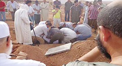 جثمان والد الأستاذ الهادي الورتي يشيع لمثواه الأخير ببني سيدال لوطا جثمان والد الأستاذ الهادي الورتي يشيع لمثواه الأخير ببني سيدال لوطا