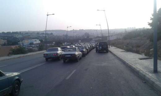 مواطنون يناشدون الجهات المسؤولة التدخل لتنظيم حركة المرورية بمعبر فرخانة الحدودي مواطنون يناشدون الجهات المسؤولة التدخل لتنظيم حركة المرورية بمعبر فرخانة الحدودي