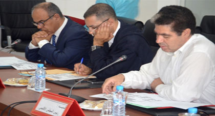 المجلس الإقليمي للدريوش يعقد دورة إستثنائية ويصادق على عدد من الإتفاقيات أبرزها مع نيابة التعليم المجلس الإقليمي للدريوش يعقد دورة إستثنائية ويصادق على عدد من الإتفاقيات أبرزها مع نيابة التعليم