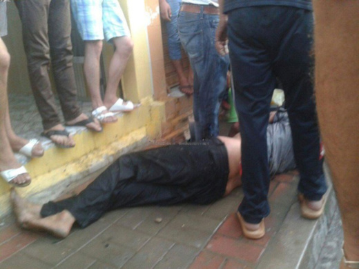 شخص يعاني من إضطرابات عقلية يشعل النار في جسده وسط مدينة بني طيب اقليم الدريوش شخص يعاني من إضطرابات عقلية يشعل النار في جسده وسط مدينة بني طيب اقليم الدريوش