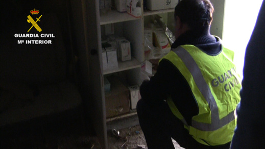 اعتقال 14 شخصا بتهمة تسمين مواشي بطريقة غير مشروعة كانت موجهة للمسلمين باسبانيا و مليلية اعتقال 14 شخصا بتهمة تسمين مواشي بطريقة غير مشروعة كانت موجهة للمسلمين باسبانيا و مليلية