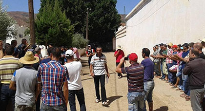 سكان سنادة يحتجون على أوضاعهم الاجتماعية
