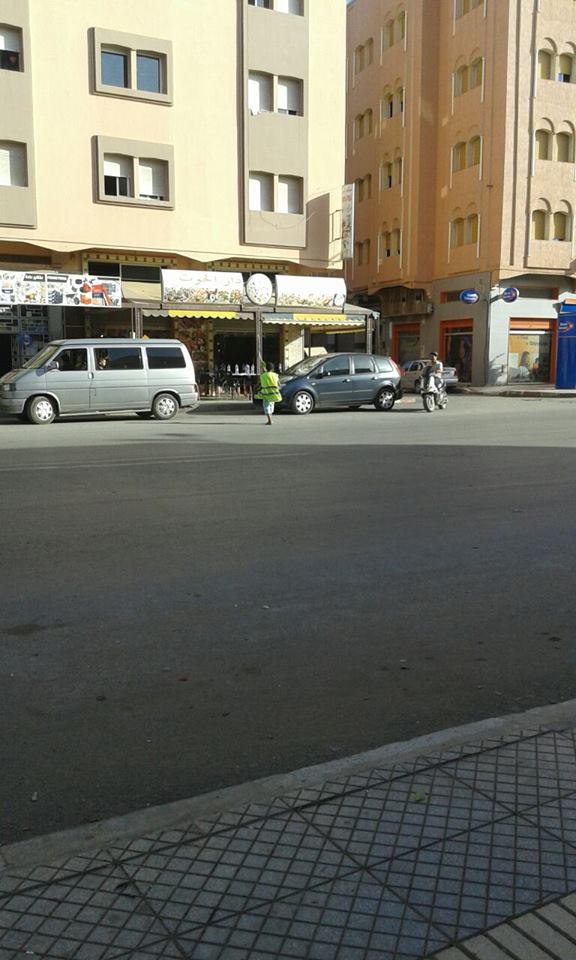 إنتشار ظاهرة حراسة السيارات من طرف الأطفال بشكل مقلق في مدينة العروي 