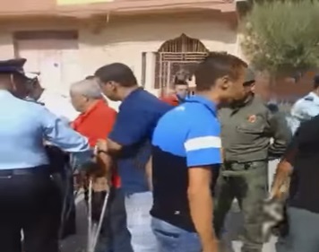 بالصور: شرطة العروي تُحبط محاولة أحد الفلاحين حرق جسده بالبنزين على الطريقة البوعزيزية