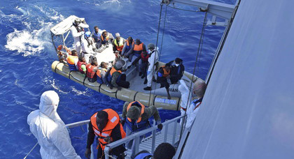 قارب إسباني لصيد السمك ينقذ 18 مهاجرا سريا و طائرة استطلاع تبحث عن قارب آخر أبحر من الحسيمة 