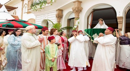 الملك يحضر حفل زفاف إبنة الجنرال الريفي المنصوري من شقيق الحاجب الملكي