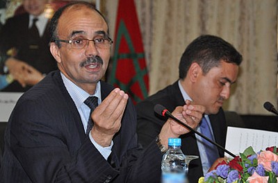 طوبيسات الناظور تثير سخط المواطنين والعامل مبغاش يحشم
