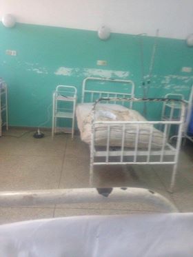 نشطاء يفضحون الحالة الكارثية لأسرة المرضى بالمستشفى الحسني 