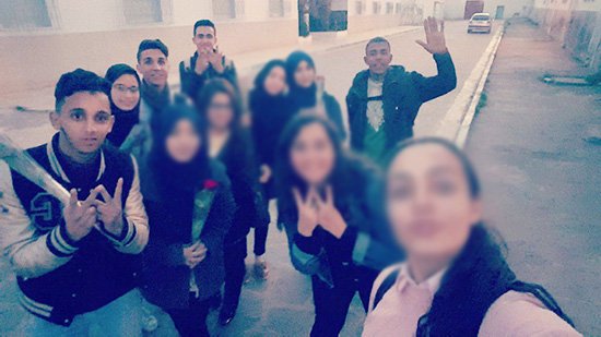 طلبة المعهد التكنولوجي وتلامذة ثانوية "الجديدة" في زيارة إلى دار العجزة بالناظور لإدخال البهجة على نزلائها