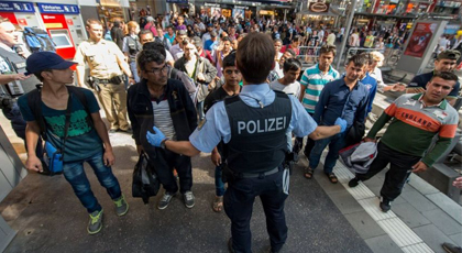 انخفاض أعداد المهاجرين غير الشرعيين بشكل حاد في ألمانيا العام الماضي