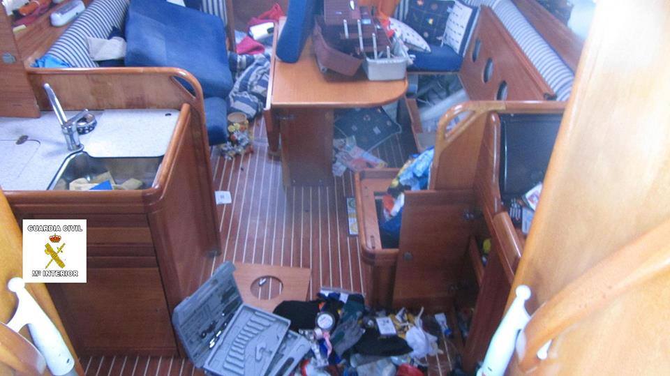 اعتقال جزائريين وقاصر مغربي متلبسين بسرقة يخوت ترفيهية راسية بإحدى شواطئ مدينة مليلية المحتلة 