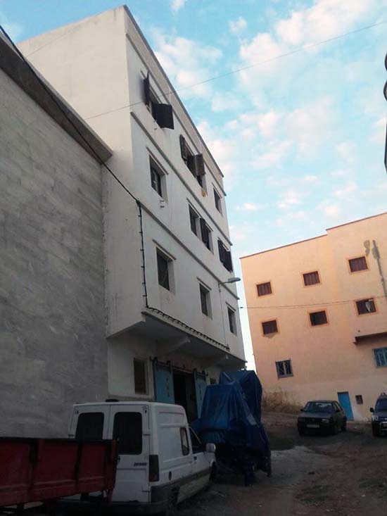 لا تضيعوا الفرصة.. بيع منزل به محلات تجارية وسط تمسامان بالمزاد العلني  