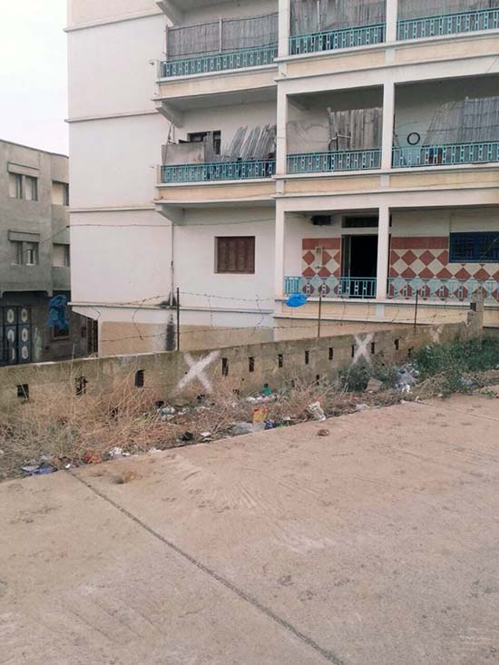 لا تضيعوا الفرصة.. بيع منزل به محلات تجارية وسط تمسامان بالمزاد العلني  