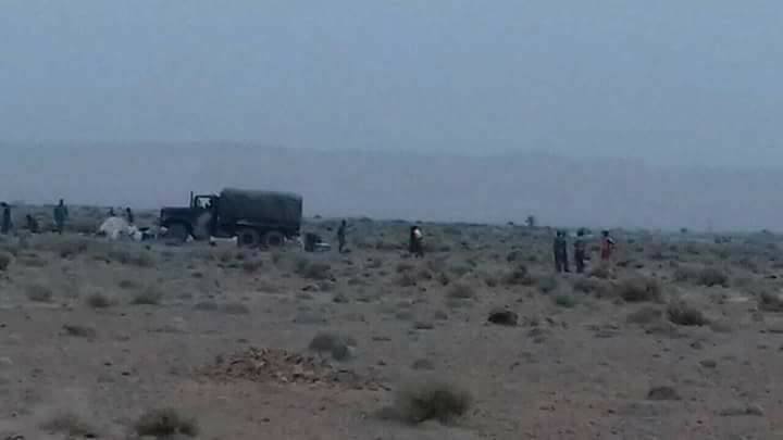 بالصور.. عائلة سورية تعيش وسط العراء على الحدود المغربية الجزائرية