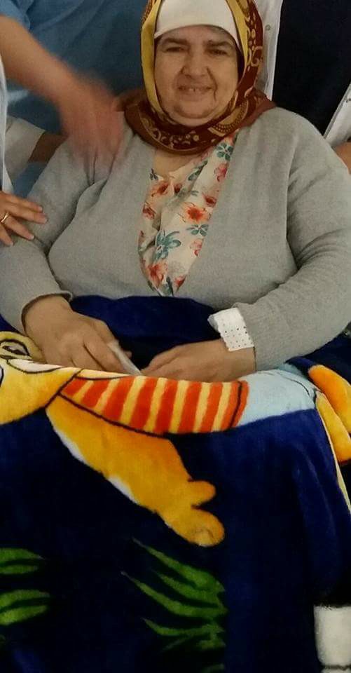 الفنانة المقتدرة لويزة بوسطاش ترقد بمصحة خاصة إثر وعكة صحية ألمّت بها
