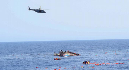 خمسة قوارب تخرج من سواحل الناظور محملة بالمهاجرين  واسبانيا تطلب اختراق الأجواء المغربية لانقاذهم
