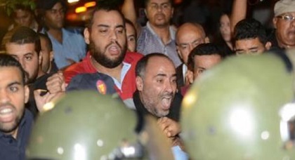 محامي: الحكم "القاسي" سيزيد من غضب الساكنة.. واحتجاجات أمام المحكمة بالحسيمة