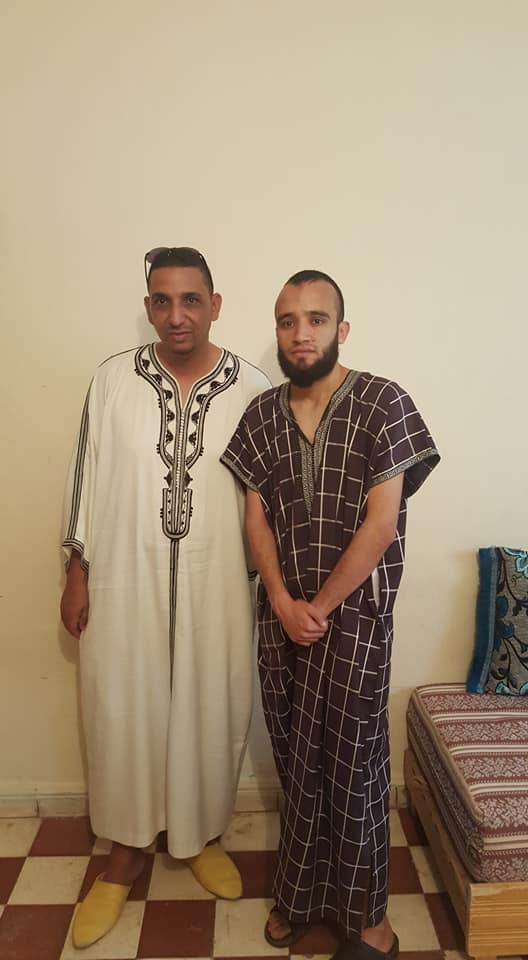 بعد إطلاق سراحه.. صلاح الوديع وأبو حفص يزوران المرتضى بمنزله بالحسيمة 