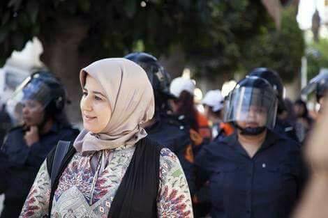 بالصور.. برلمانية سابقة: نساء الأمن هجمن علي وقمن بجري بالقوة خلال مسيرة 20 يوليوز