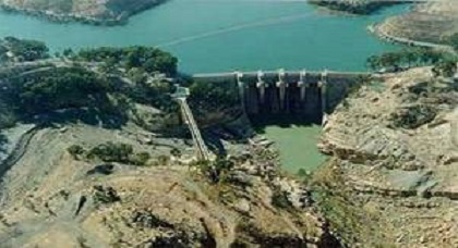 تزايد مخاوف ساكنة إقليم الناظور من عدم صلاحية الماء الشروب لـ"مشرع حمادي" بعد انبعاث روائح كريهة