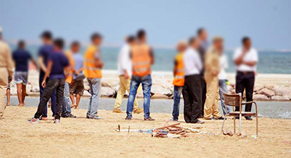 سلطات الناظور تتدخل لإخلاء الشاطئ الاصطناعي بكورنيش الناظور