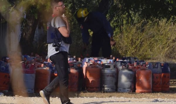 بالصور.. العثور على 120 قنينة غاز كانت معدة لتفجير برشلونة وحجز 3 شاحنات تعود لمنفذ الهجوم الإرهابي