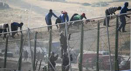 بعد تزايد محاولات اختراق الحدود الوهمية.. هذه خطة السلطات الاسبانية لمراقبة  المهاجرين السريين