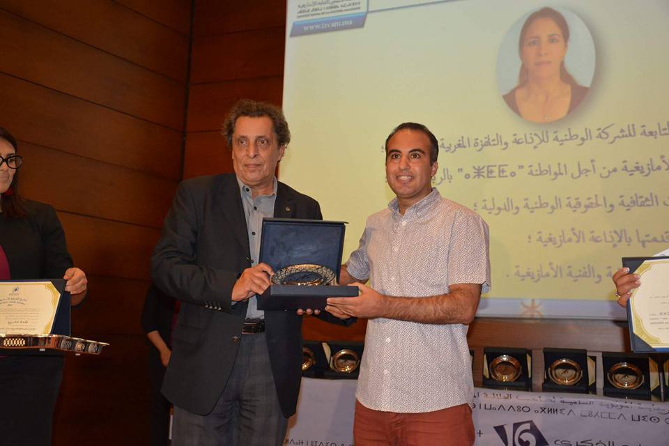 ابن الريف محمد شقرون الصحافي في القناة الأمازيغية يتوج بالجائزة الوطنية للإعلام الأمازيغي