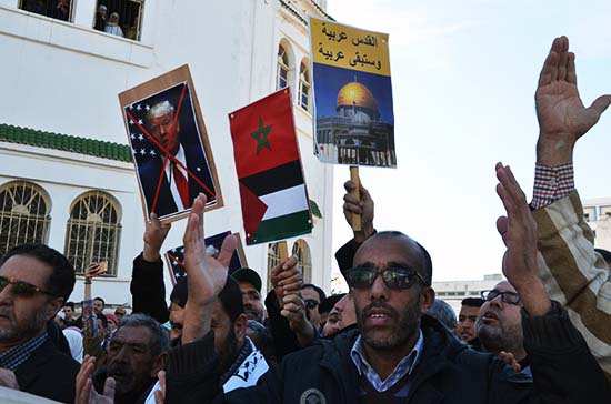 ساكنة الناظور تتضامن مع الفلسطينيين وترفض القرار  الجائر للرئيس الأمريكي 