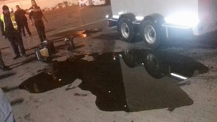 بسبب زيت الزيتون 11 حافلة للنقل الدولي عالقة بميناء بني أنصار