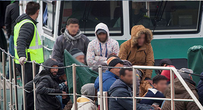 البحرية الاسبانية تعترض قاربا على متنه 53 مهاجرا سريا مغربيا بينهم 8 قاصرين