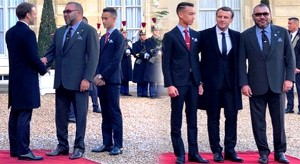 بالصور.. الرئيس الفرنسي يخص الملك محمد السادس وولي العهد باستقبال حار في الإليزيه