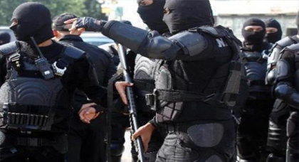 حوالي 40 عنصرا من الفرقة الوطنية يعتقلون شخصا يدعى "الريفي" على علاقة بالكوكايين المحجوز بالناظور 