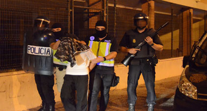 شرطة مليلية تعتقل اسبانيا وزوجته المغربية بتهمة الاتجار في المخدرات