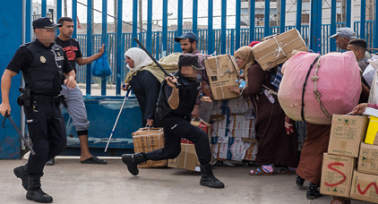 مقترح في البرلمان لاحداث لجنة استطلاعية من أجل الوقوف على استغلال المافيا لنساء التهريب في معابر مليلية