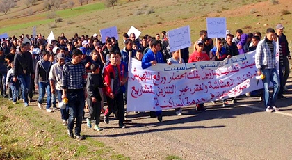 الحسيمة.. مناوشات بين نشطاء وقوات الأمن ببلدة تماسينت ولجنة الحراك تتوعد بمسيرة حاشدة