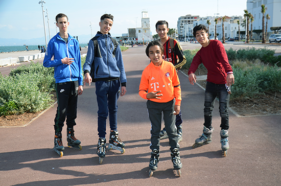 شباب ناظوريون يطالبون من المسؤولين إنشاء فضاءات لممارسة رياضة التزلج بالعجلات 