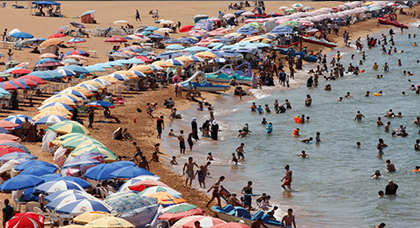 السلطات المختصة تشرع في تحرير الملك العام البحري بشاطئ أصفيحة بالحسيمة