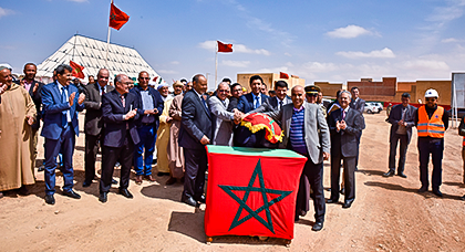 رئيس جهة الشرق يعطي انطلاقة مشاريع تنموية باقليم جرادة رئيس جهة الشرق يعطي انطلاقة مشاريع تنموية باقليم جرادة