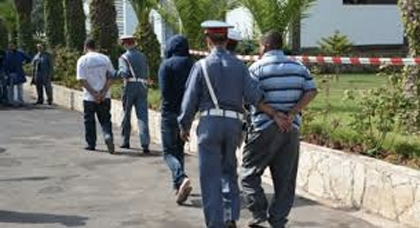 إعتقال شخصين بتهمة الإتجار بالمخدرات القوية وأخرين بتهمة السرقة بالعروي