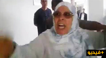 بالفيديو.. مواطنة تصرخ في وجه باشا وتنعته ب "الشفار" بعد أن قام بطردها