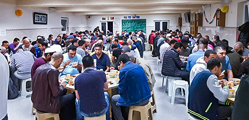 مسجد المتقين ببروكسيل يستضيف عباد الرحمان على مائدة الإفطار و يحقق مقاصد كبرى