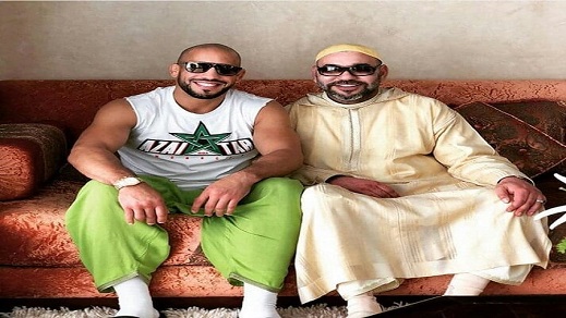 بعد الصور الرمضانية.. الملك والبطل الريفي "أبو زعيتر" في صورة جديدة بمناسبة العيد
