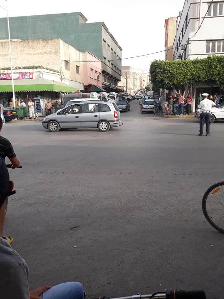بالصور.. قوات الأمن تمنع تنفيذ وقفة احتجاجية لنشطاء "حراك الريف" وسط العروي