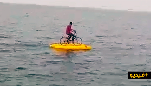  شاهدوا.. الدراجة المائية تثير فضول الناظوريين لأول مرة بالكورنيش 