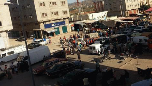 تمسمان.. إحتلال الشارع الرئيسي وغياب التشوير يسببان فوضى مرورية وحوادث سير خطيرة ببلدة كرونة تمسمان.. إحتلال الشارع الرئيسي وغياب التشوير يسببان فوضى مرورية وحوادث سير خطيرة ببلدة كرونة