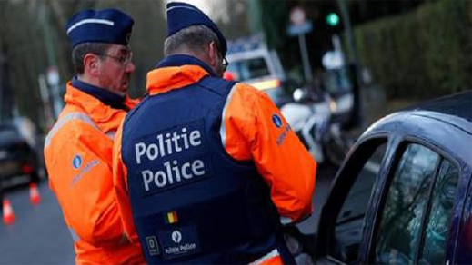 بلجيكا.. شخص يطلق النار على شرطي من داخل سيارته أثناء عملية تفتيش ويرديه قتيلا