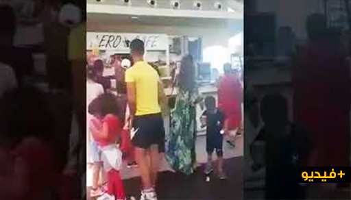 بسبب هبوطها الاضطراري بالناظور.. مسافرون يقتحمون مطعما ويحدثون فوضى داخل مطار وجدة بسبب هبوطها الاضطراري بالناظور.. مسافرون يقتحمون مطعما ويحدثون فوضى داخل مطار وجدة