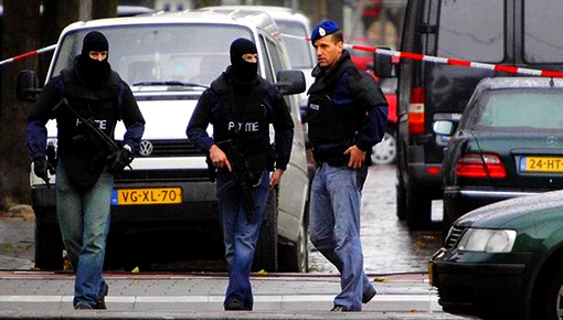 هولندا.. اعتقال مغربيين خططا لتفجير جسر في روتردام وأكبر ميناء أوروبي