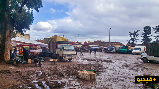 السوق الأسبوعي بأزغنغان خالٍ على عروشه من الخضروات وسط امتعاض الساكنة والسبب أرباب الشاحنات